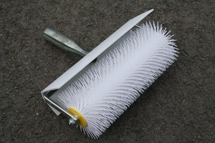 Stachelwalze, Entlüftungswalze mit Spritzschutz – Hufa