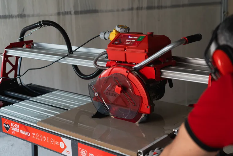 RUBI DC-250 SMART ADVANCE 1200 (230V) – Intelligente Nass-Fliesenschneidemaschine (Art. 53913) – Produktbild 4